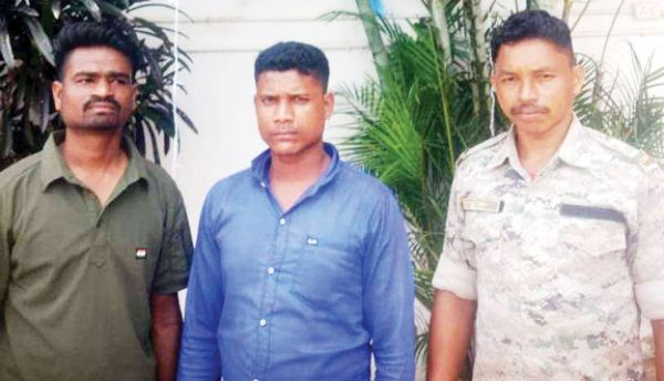 टीआई की गाड़ी उड़ाने वाला नक्सली गिरफ्तार