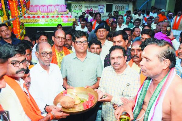 जगन्नाथ मंदिर में अखण्ड नाम  यज्ञ में शामिल हुए वित्त मंत्री 