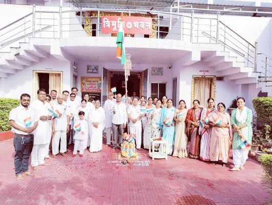 ब्रह्माकुमारी पुष्पा दीदी ने किया ध्वजारोहण