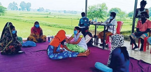 उल्टी-दस्त से युवक की मौत, गांव में कैंप लगाकर इलाज