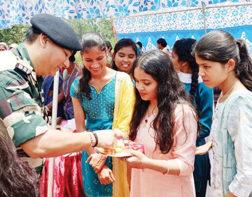 अभाविप ने वीर जवानों को रक्षा सूत्र बांधकर मनाया रक्षाबंधन