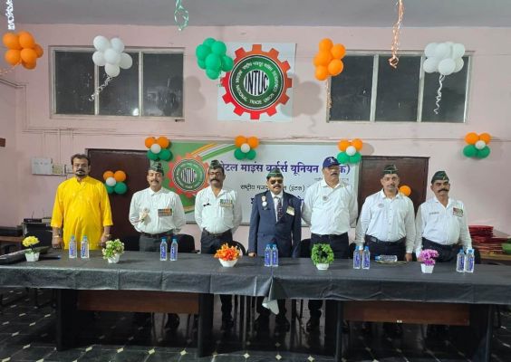 इंटक बचेली में एक शाम शहीदों के नाम, भूतपूर्व सैनिकों का सम्मान