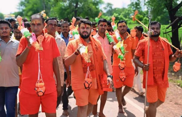 कांवड़ यात्रा में शामिल हुए  पूर्व विधायक छाबड़ा 