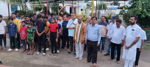 रेप-हत्या, विरोध में आक्रोश प्रदर्शन व श्रद्धांजलि सभा 