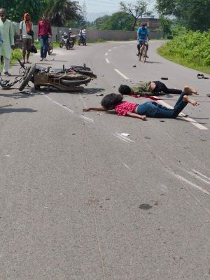 स्कार्पियो की ठोकर, बाईक सवार युवक की मौत, एक घायल