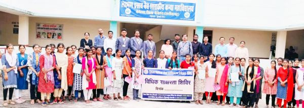 सोशल मीडिया पर अपनी फोटो शेयर  न करें, सतर्क रहना जरूरी 