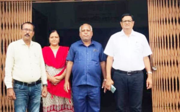 निरीक्षण में कई शिक्षक नदारद, तो एक स्कूल को समय से पहले किया बंद, नोटिस 