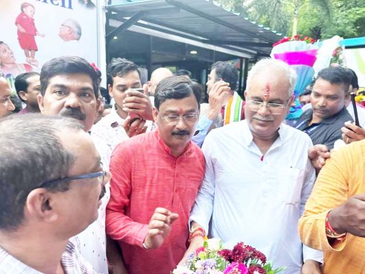 पूर्व सीएम के बर्थडे पर नपं अध्यक्ष ने दी बधाई