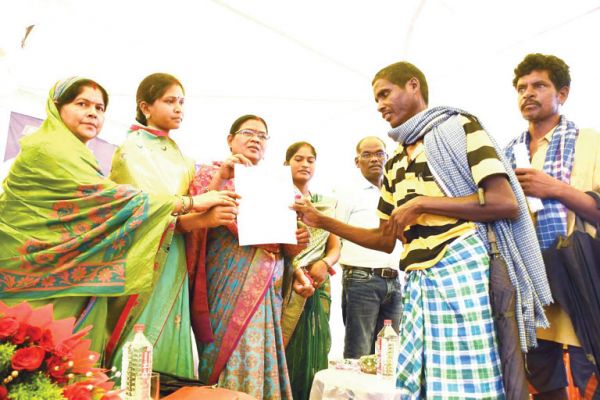 शासकीय योजनाओं का लाभ दिलाने चलाया जा रहा विशेष अभियान