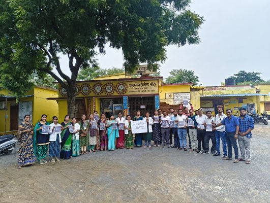 चिकित्सा छात्रा से रेप-हत्या : पीएचसी बरपाली एवं टुण्ड्रा सेक्टर के स्वा. अधिकारी व कर्मियों द्वारा विरोध प्रदर्शन