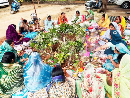 संतान की दीर्घायु के लिए माताओं ने रखा हलषष्ठी व्रत 