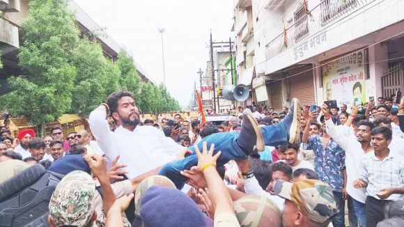 युवा कांग्रेस और एनएसयूआई ने किया जेल भरो आंदोलन