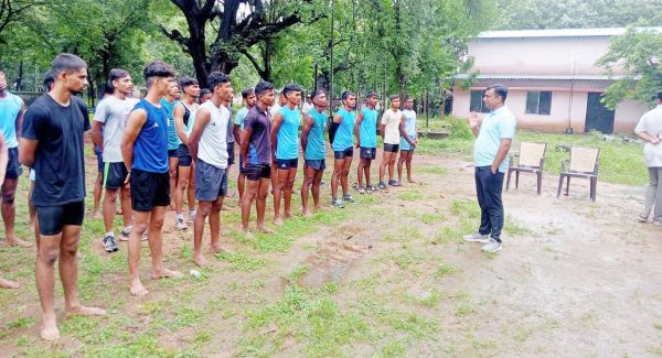 एसपी ने अग्निवीर अभ्यर्थियों की ट्रेनिंग का किया निरीक्षण, सर्वोत्तम प्रदर्शन के लिए किया प्रेरित