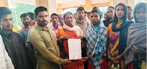 सही वक्त पर राशन नहीं, कलेक्टर को ज्ञापन