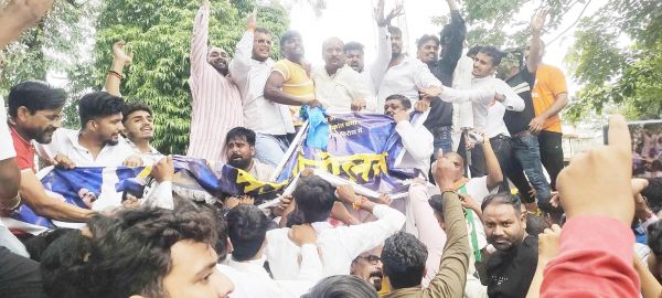 जेल भरो आंदोलन,सौ से अधिक कांग्रेस कार्यकर्ताओं ने दी गिरफ्तारी