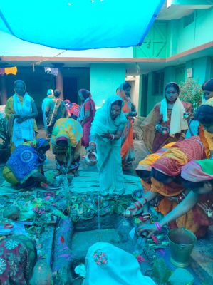 संतान की लंबी उम्र के लिए माताओं ने रखा हलषष्ठी व्रत