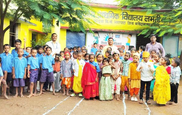 स्कूल में न्यौता भोज संग जन्माष्टमी उत्सव