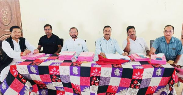 प्रतापपुर-वाड्रफनगर को जिला बनाने की मांग