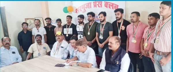 साधन सुविधा का अभाव, घरों में प्रैक्टिस, सरगुजा संभाग के खिलाडिय़ों ने शूटिंग स्पर्धा में जीते पदक