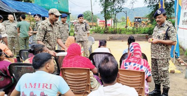 फील्ड चिकित्सालय का उद्घाटन