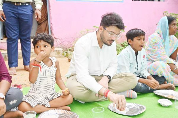 शौचालय निर्माण में लापरवाही, बीपीएम व पीओ को हटाने के निर्देश