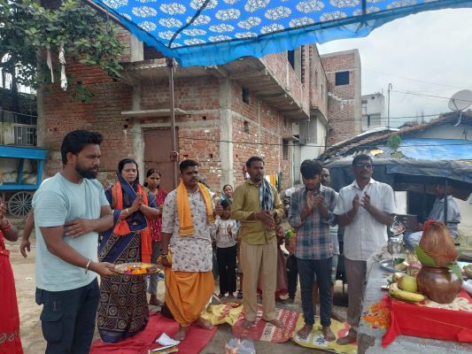 डबरीपारा में श्रीकृष्ण की प्रतिमा स्थापित