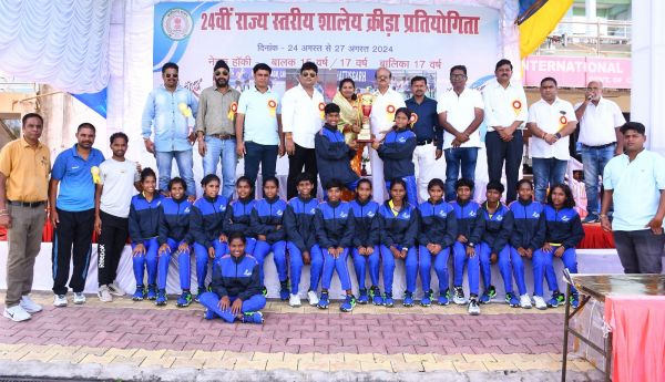 बस्तर 17 वर्ष बालिका व 15 वर्ष बालक वर्ग में बनी विजेता