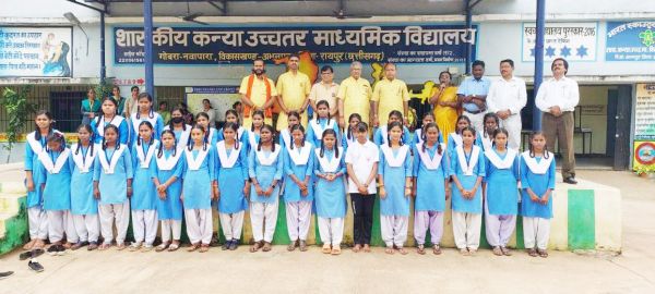 47 जरूरतमंदों की स्कूल फीस जमा की