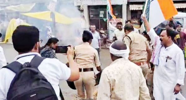  मुख्यमंत्री और गृहमंत्री का फूंका पुतला