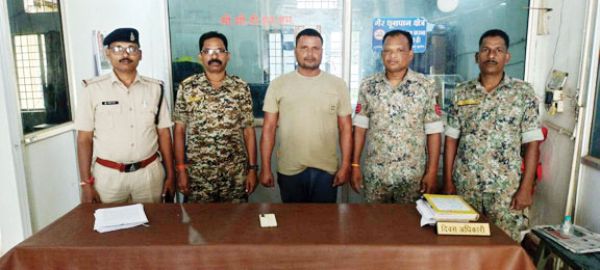 भगवान दर्शन कराने के नाम पर जेवर लेकर फरार एक बंदी, अन्य की तलाश