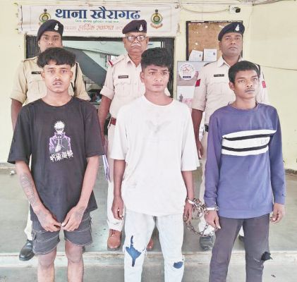 दही लूट के दौरान चाकू से हमला, 3 गिरफ्तार