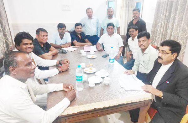 जिलाध्यक्ष अरुण मालाकार कार्यकर्ताओं से हुए रूबरू