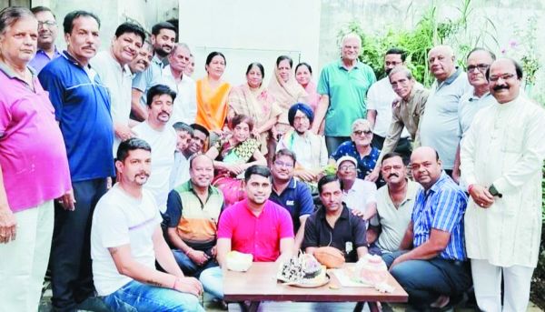 डॉ.बलजीत सिंह के जन्मदिन पर बधाई देने तांता