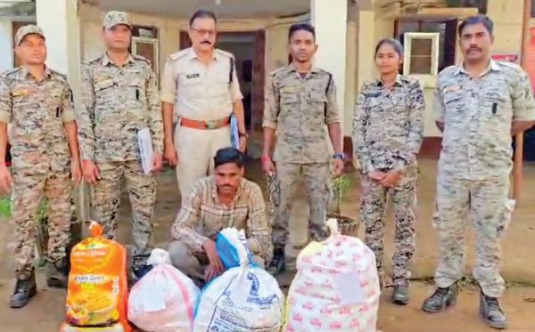 किराना दुकानों मं चोरी, बंदी