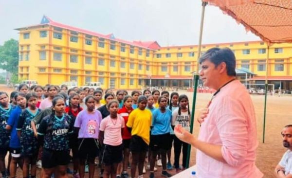 पूर्व सांसद ने खिलाडिय़ों  का बढ़ाया हौसला