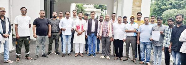  तालाबों की सफाई करने ज्ञापन