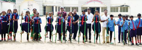 स्कूल में गेड़ी दौड़ स्पर्धा, विद्यार्थियों ने लिया बढ़-चढक़र हिस्सा