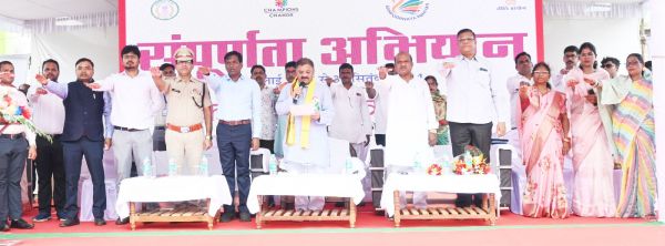 जिला विकास की दिशा में बढ़ रहा है निरंतर आगे - सांसद