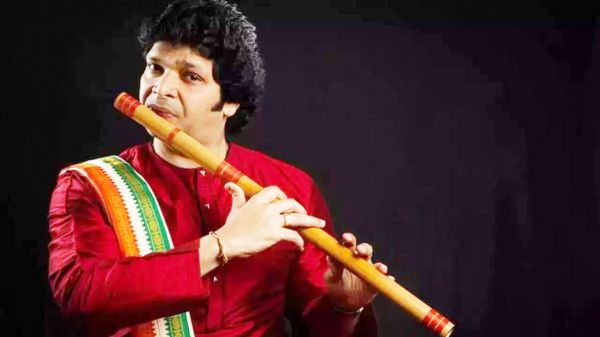 ग्रैमी अवार्ड विजेता बांसुरी वादक राकेश चौरसिया चक्रधर समारोह में बिखरेंगे धुनों का जादू