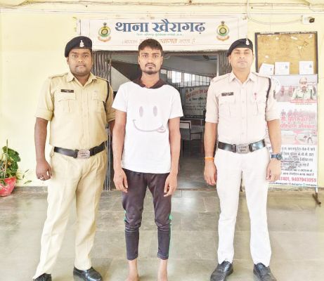 नाबालिग से मारपीट  व गाली-गलौज
