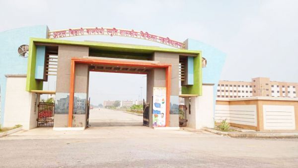 नांदगांव मेडिकल कॉलेज में 150 में से 75 नियमित चिकित्सक के पद रिक्त, स्टाफ नर्स की कमी भी