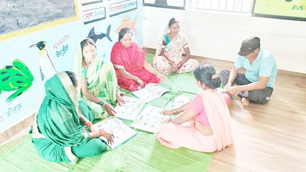 कलेक्टर ने मरौदा में उल्लास नवभारत साक्षरता केन्द्र का किया लोकार्पण