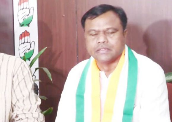 सरकार पर बैज का तीखा प्रहार, कहा- गृह मंत्री को  मेकअप से फुर्सत नहीं, पुलिस केवल वसूली में लगी