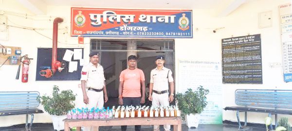 शराब संग आरोपी पकड़ाया