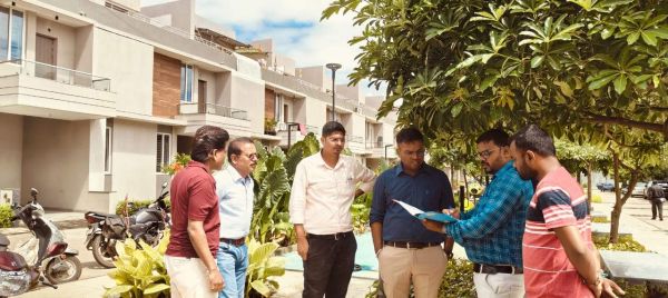आयुक्त ने किया कालोनी इलाकों का निरीक्षण