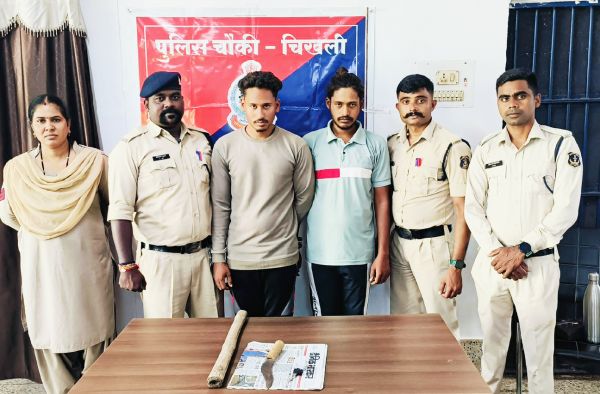 शराब पीने मांगे पैसे, दो गिरफ्तार