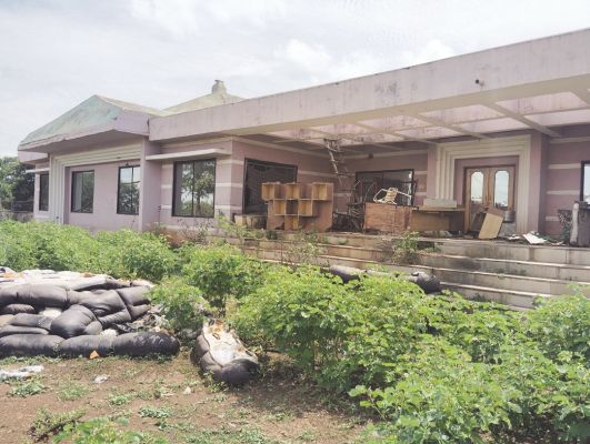 कुरूद भाठागांव में बना एक करोड़ से अधिक का मोटल कबाड़ में तब्दील