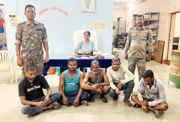 5 जुआरी पकड़ाए