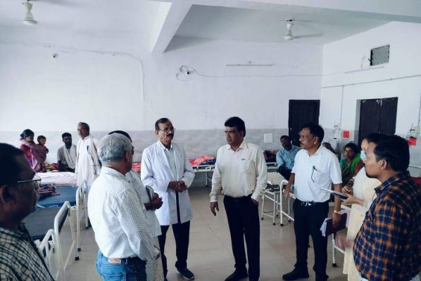 संभागीय संयुक्त संचालक ने स्वास्थ्य केंद्रों का किया निरीक्षण