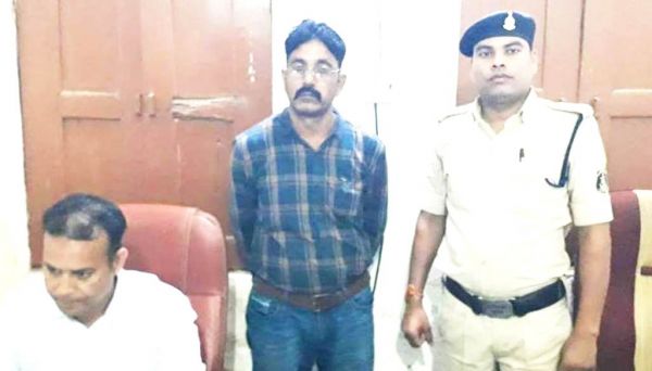 शराब  भरी ट्रक लूटने वाला फरार आरोपी पांच साल बाद यूपी से गिरफ्तार